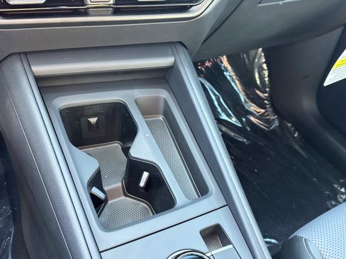 New 2026 Volkswagen Tiguan SE R-Line FWD image 17