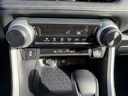 Certified 2025 Toyota RAV4 LE image 27