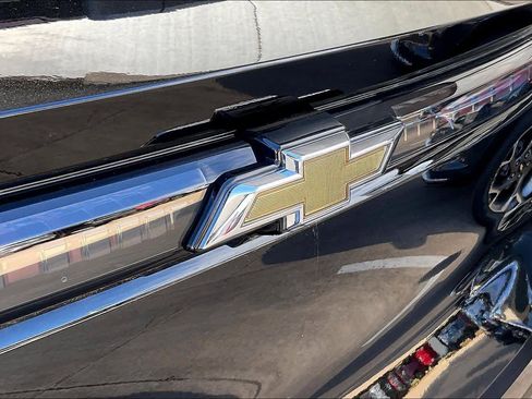 Used 2025 Chevrolet Equinox EV LT w/ Comfort Package image 30