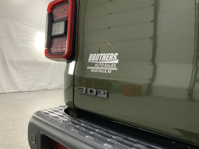 Used 2023 Jeep Gladiator Rubicon AWD/4WD image 11
