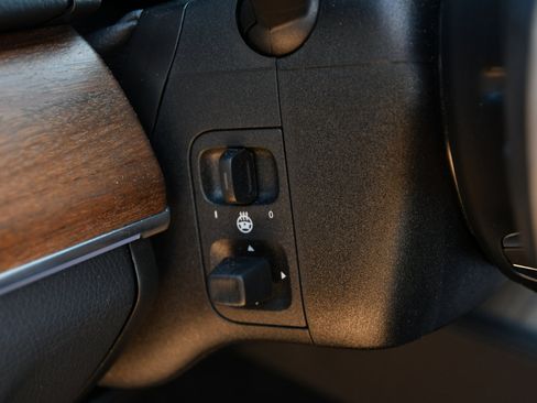 Used 2025 Mercedes-Benz GLS 450 4MATIC image 55