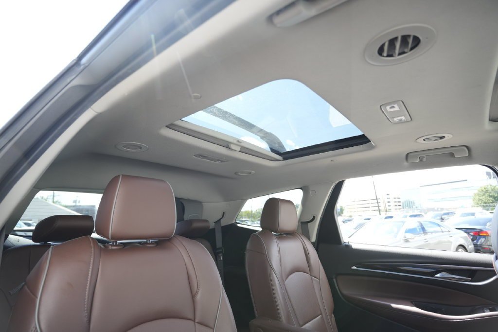 Used 2020 Buick Enclave Avenir w/ Avenir Technology Package AWD/4WD image 32