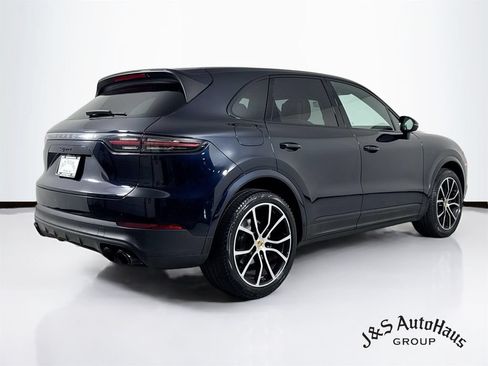 Used 2023 Porsche Cayenne Platinum Edition AWD/4WD image 7