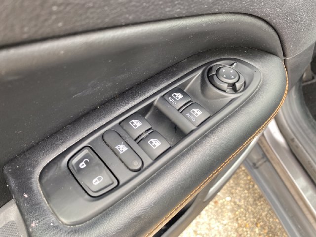 Used 2018 Jeep Compass Limited w/ Navigation Group AWD/4WD image 19