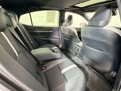 Used 2025 Toyota Camry SE w/ Multimedia Upgrade Package image 29