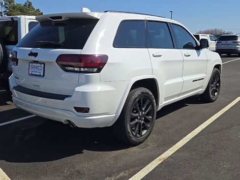 Used 2019 Jeep Grand Cherokee Altitude image 8