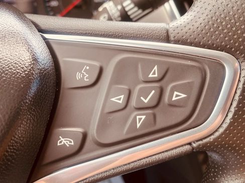 Used 2023 Chevrolet Equinox LS w/ Driver Confidence II Package FWD image 16