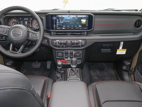 New 2025 Jeep Wrangler Unlimited Rubicon w/ Technology Group image 26