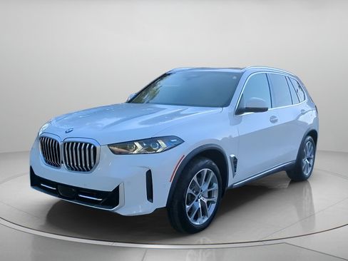 Used 2025 BMW X5 xDrive40i w/ Premium Package AWD/4WD image 8