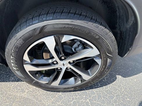 Used 2025 Chevrolet Trax RS w/ Driver Confidence Package FWD image 11