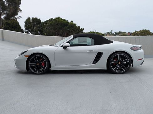 New 2025 Porsche 718 Boxster S image 2