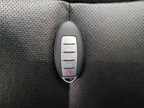 Used 2017 Nissan Rogue Sport SL FWD image 32