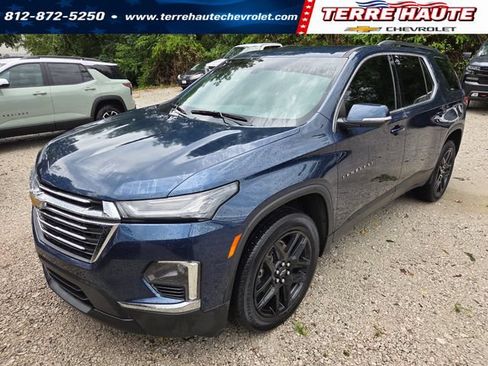 Used 2023 Chevrolet Traverse LT FWD image 1