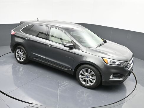 Used 2019 Ford Edge Titanium w/ Cold Weather Package image 33