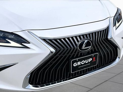 Used 2019 Lexus ES 350 Ultra Luxury w/ Accessory Package 2 FWD image 28