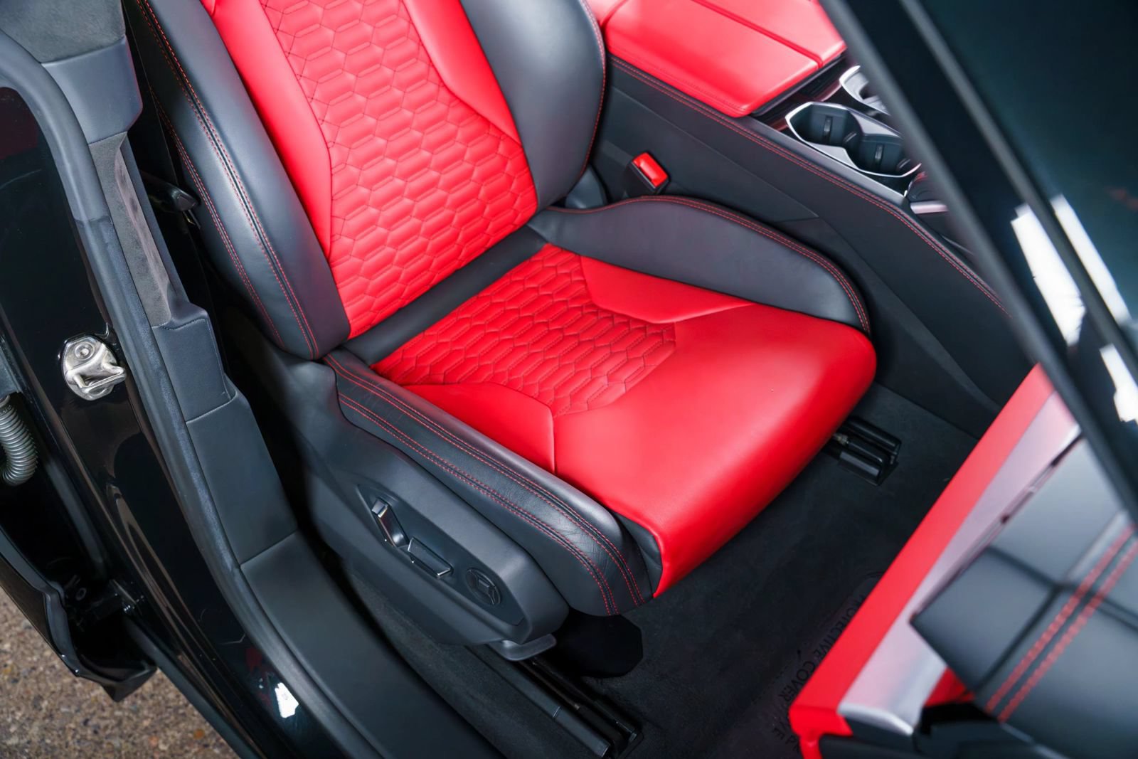 Used 2021 Lamborghini Urus AWD/4WD image 81