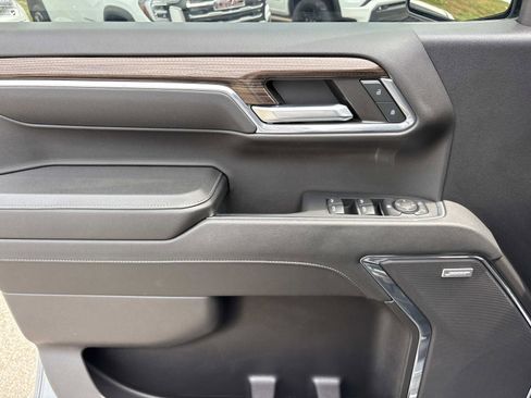 Used 2024 Chevrolet Silverado 1500 LT Trail Boss w/ Convenience Package II AWD/4WD image 13