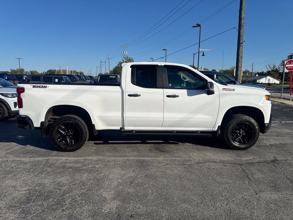 Used 2020 Chevrolet Silverado 1500 Custom Trail Boss w/ Custom Convenience Package AWD/4WD image 2