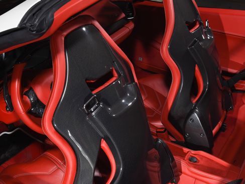 Used 2013 Ferrari 458 Spider image 32