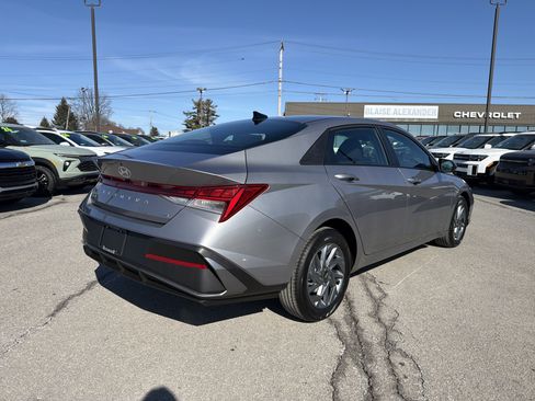 New 2026 Hyundai Elantra Blue image 3