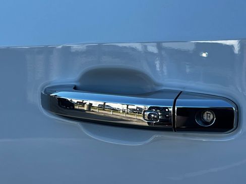 Used 2024 GMC Sierra 1500 SLT image 24