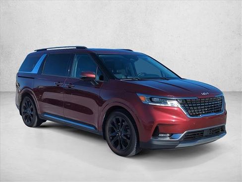 Used 2022 Kia Carnival SX image 3