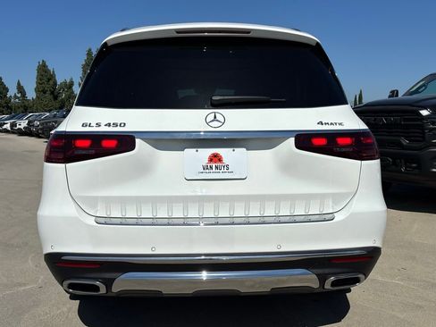 Used 2025 Mercedes-Benz GLS 450 4MATIC image 5