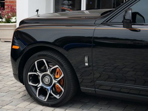 Used 2023 Rolls-Royce Cullinan Black Badge w/ Dark Exterior Package AWD/4WD image 22