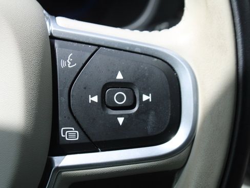 Used 2022 Volvo XC60 T8 Inscription Expression w/ Advanced Package image 15