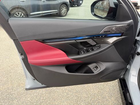 Used 2024 BMW i5 M60 w/ Executive Package image 21