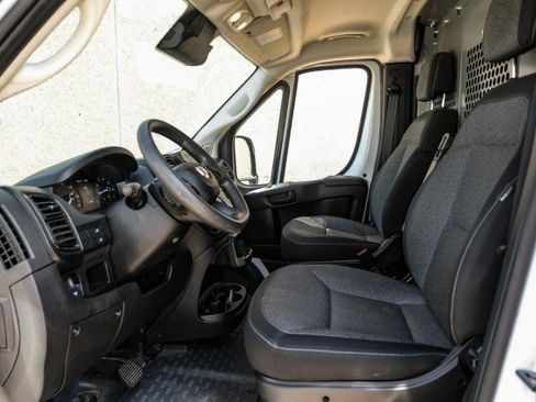 Used 2024 RAM ProMaster 2500 FWD image 3