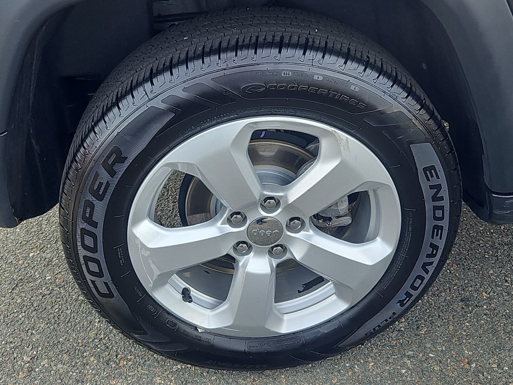 Used 2019 Jeep Compass Latitude w/ Safety & Security Group AWD/4WD image 9