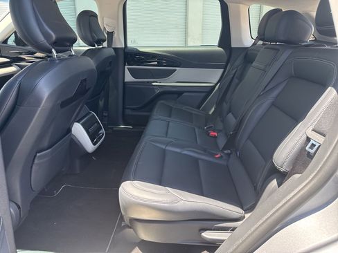 Used 2024 Lincoln Nautilus Premier AWD/4WD image 17