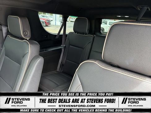 Used 2023 GMC Yukon XL SLT w/ SLT Luxury Package AWD/4WD image 33