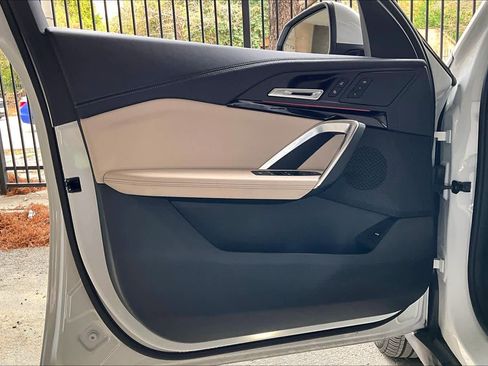 Certified 2025 BMW X2 xDrive28i image 21