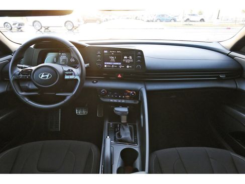 Certified 2025 Hyundai Elantra Sport image 11