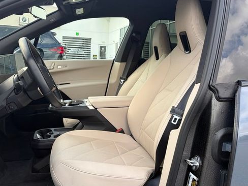 Used 2024 BMW iX xDrive50 w/ Premium Package AWD/4WD image 7