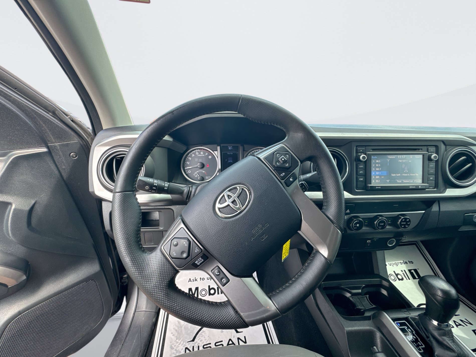 Used 2016 Toyota Tacoma SR5 RWD image 16