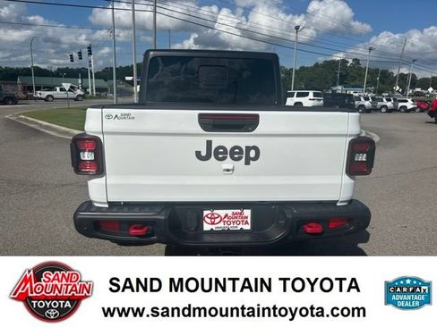 Used 2020 Jeep Gladiator Rubicon AWD/4WD image 4