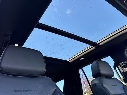 Used 2023 GMC Yukon Denali image 22