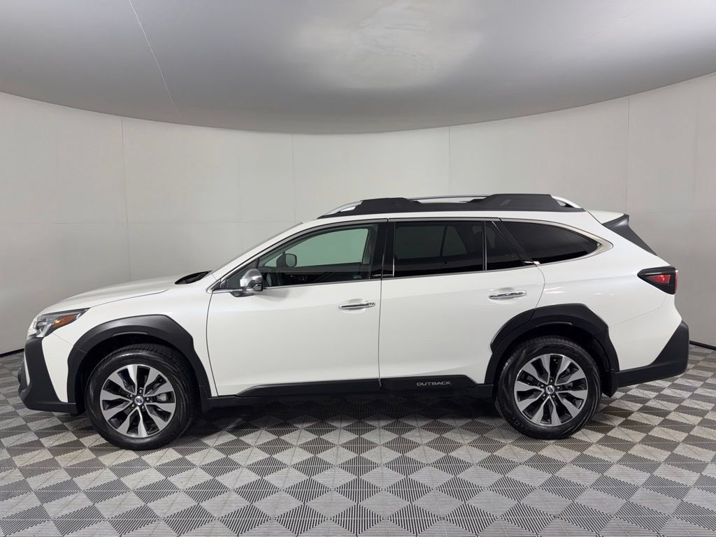 Used 2025 Subaru Outback Touring XT AWD/4WD image 10