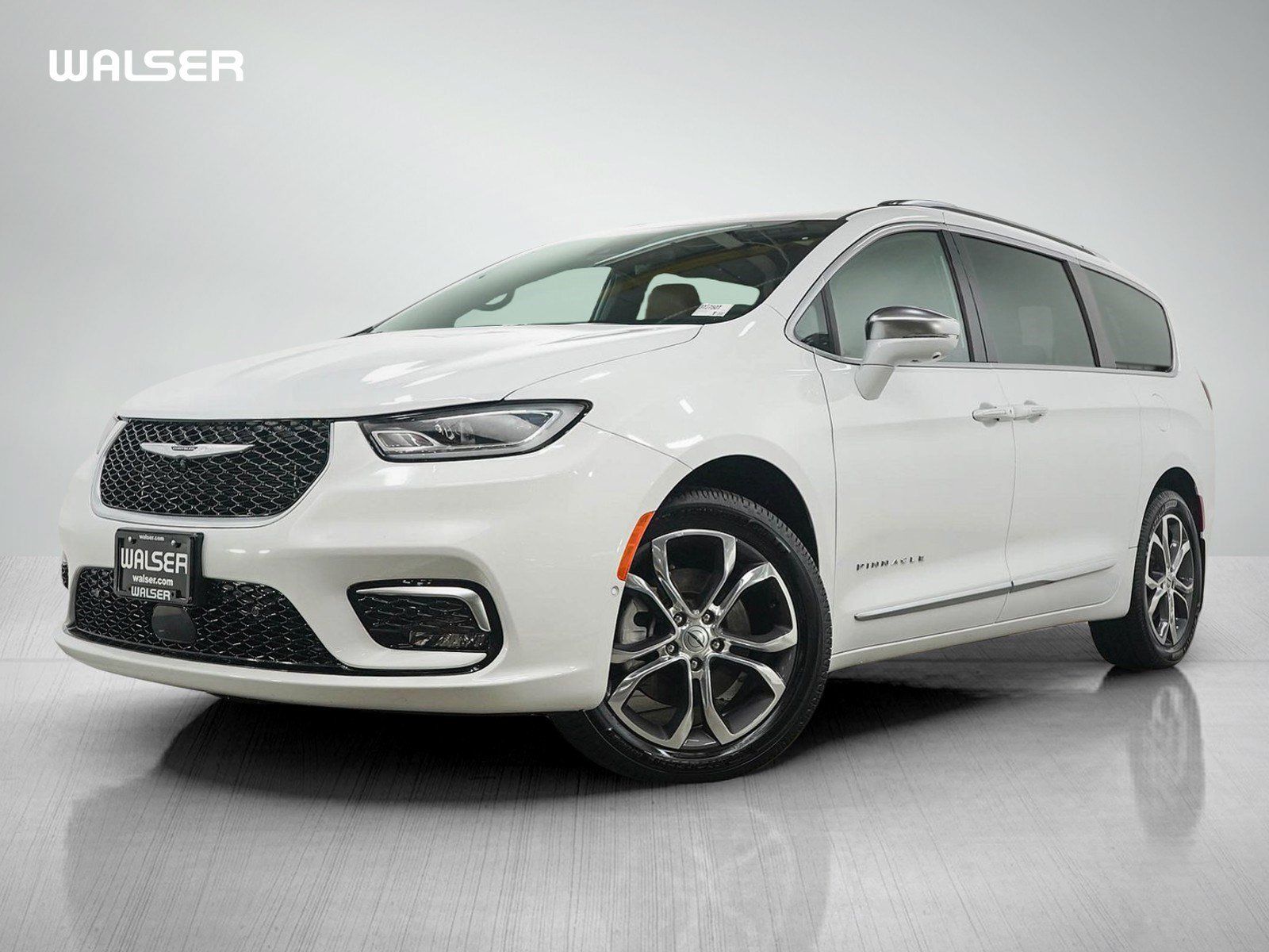 Used 2022 Chrysler Pacifica Pinnacle AWD/4WD image 1