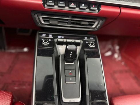 Used 2021 Porsche 911 Carrera 4 AWD/4WD image 33