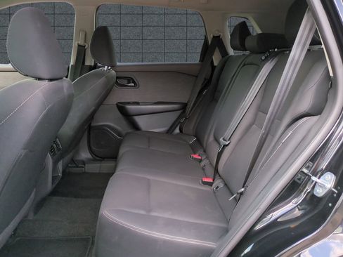 Used 2023 Nissan Rogue S image 14