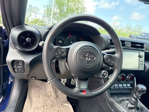 Certified 2025 Toyota GR86 Premium w/ ALL Weather Mat Package (TMS) RWD image 11