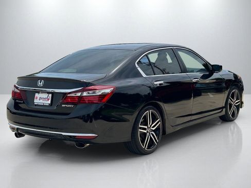 Used 2017 Honda Accord Sport image 5