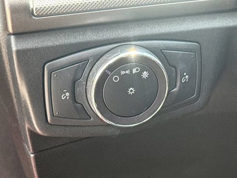 Used 2020 Ford Fusion SE FWD image 21