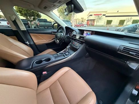 Used 2018 Lexus IS 300 RWD image 40