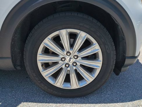 Used 2020 Ford Explorer Limited w/ Class III Trailer Tow Package RWD image 11
