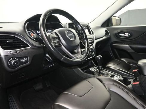 Used 2019 Jeep Cherokee Latitude Plus image 8